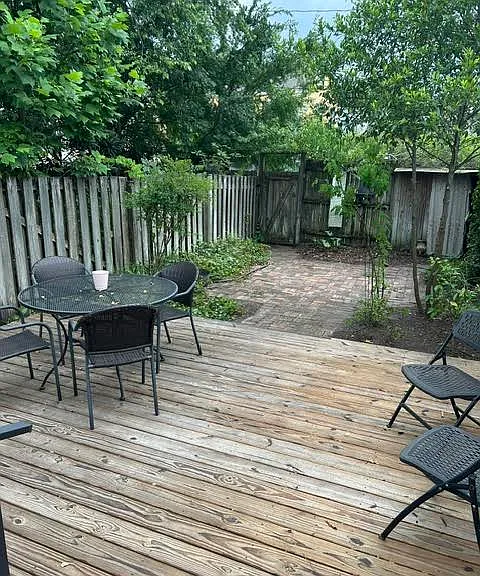 513 E Gordon St — Photo 8