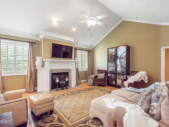 4th image of 1236 Paxton Dr