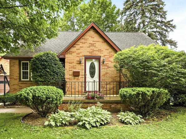 221 Saginaw St, Vassar, MI 48768