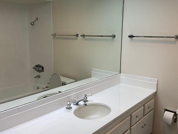 4th image of 1710 Avenida Del Mundo Unit 1005