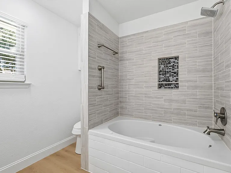 1140 W Hills Ter — Photo 19