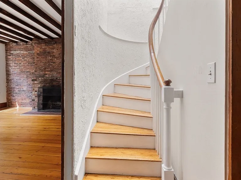 31 Myrtle St #4 — Photo 13