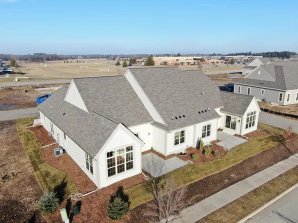 1617 Belmont Ln, Oconomowoc, WI 53066