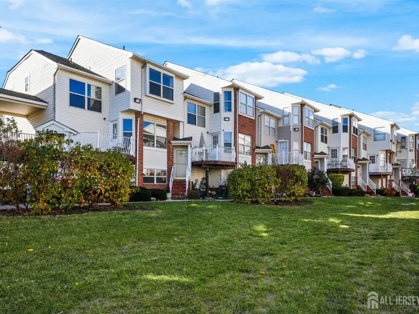 800 Harbortown Blvd, Perth Amboy, NJ 08861