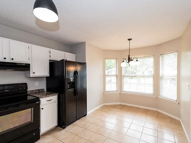 1826 Ashmore Green Dr — Photo 7