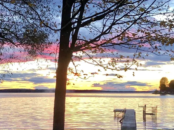 1351 E Houghton Lake Dr, Houghton Lake, MI 48629