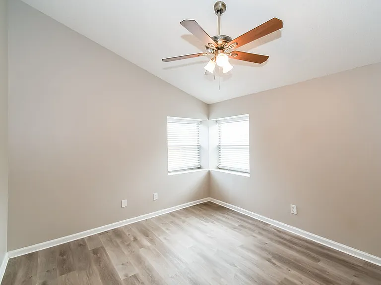 8790 Townsquare Dr S — Photo 10