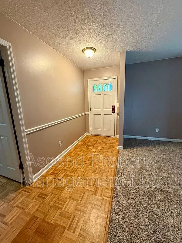 3 bed, 2.0 bath, 1530 sqft, $1,895 — Photo 3