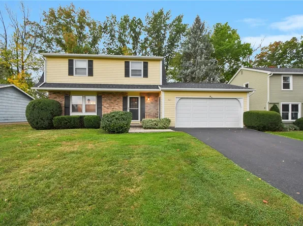 461 Pebbleview Dr, Rochester, NY 14612