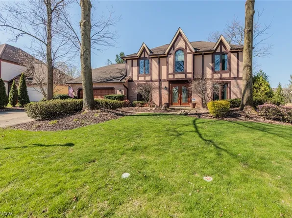 17727 Lexington Ln, Strongsville, OH 44136