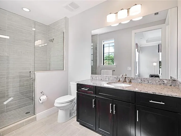 2751 Tiburon Blvd E #201 — Photo 15