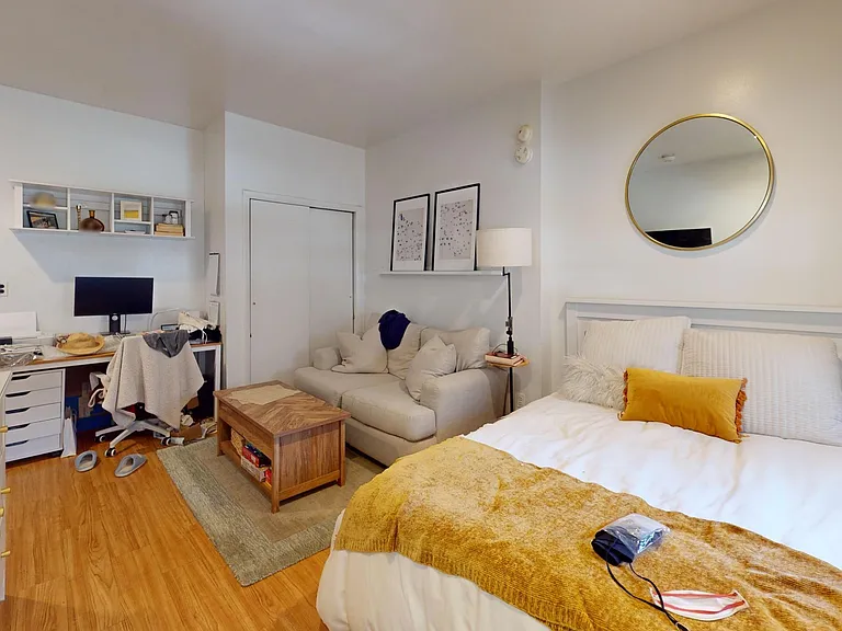 170 W 25th St #2B — Photo 3