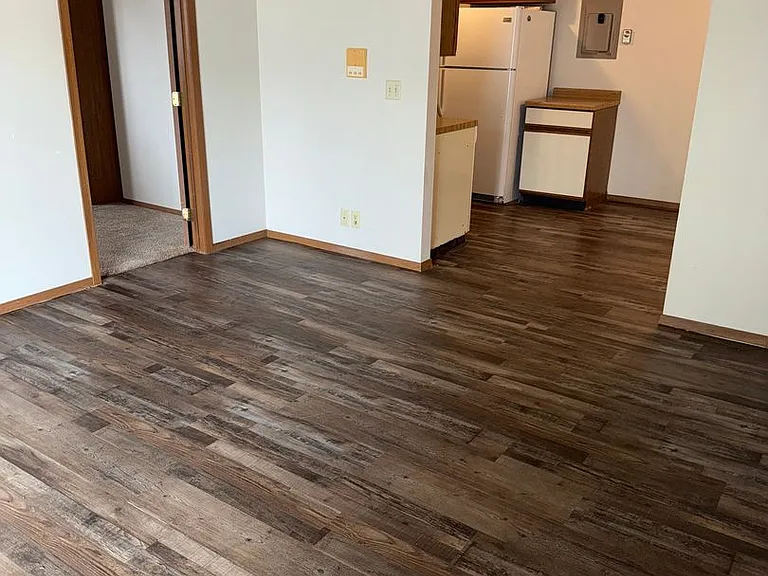 2319 Meadow Ln — Photo 5
