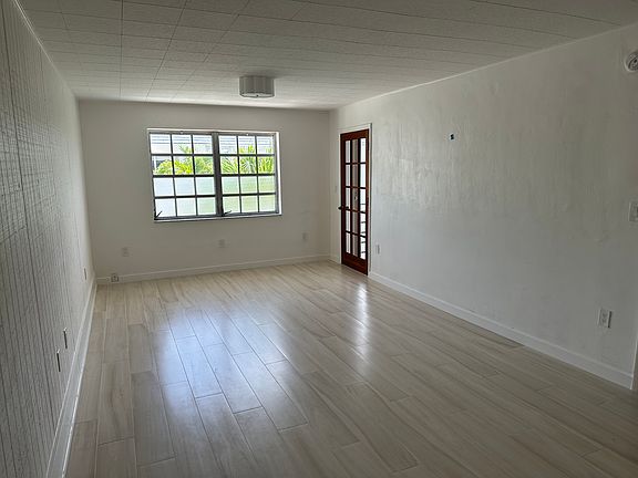 4th image of 251 Galen Dr APT 302