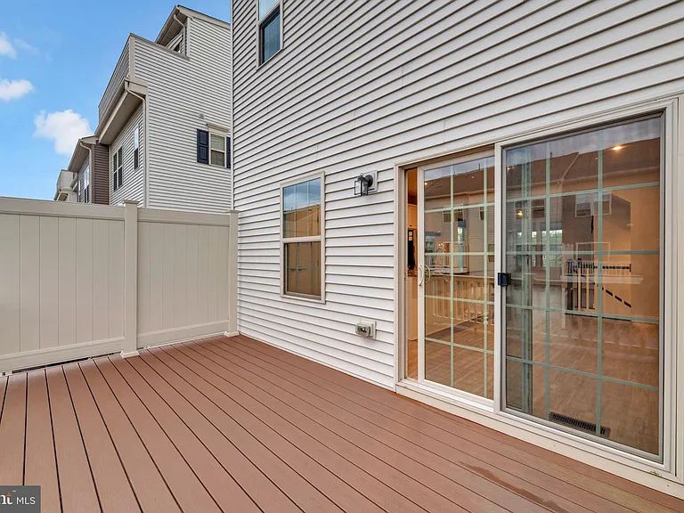 14737 Earl Mitchell Ave #E — Photo 35