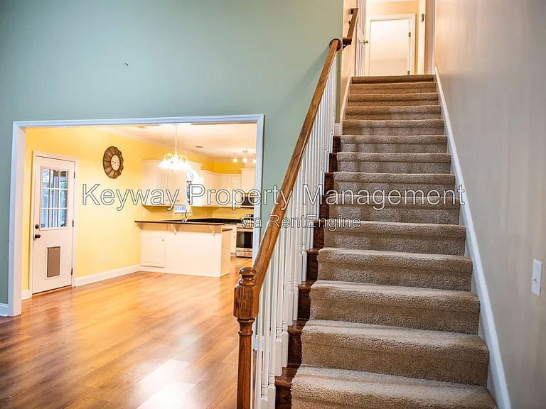242 Stonington Dr — Photo 5