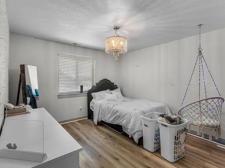 4476 SW Salmon Pl — Photo 22