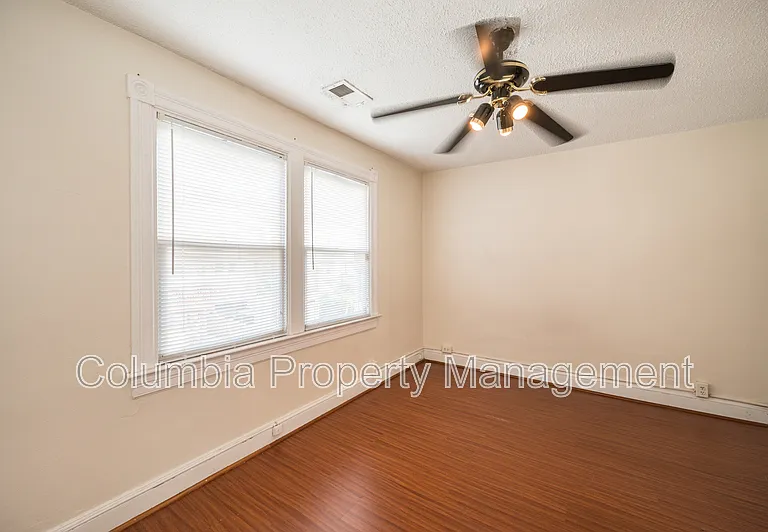 1159 3rd St NE — Photo 13