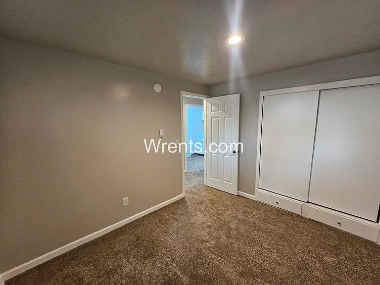 306-310 N 11th St — Photo 24