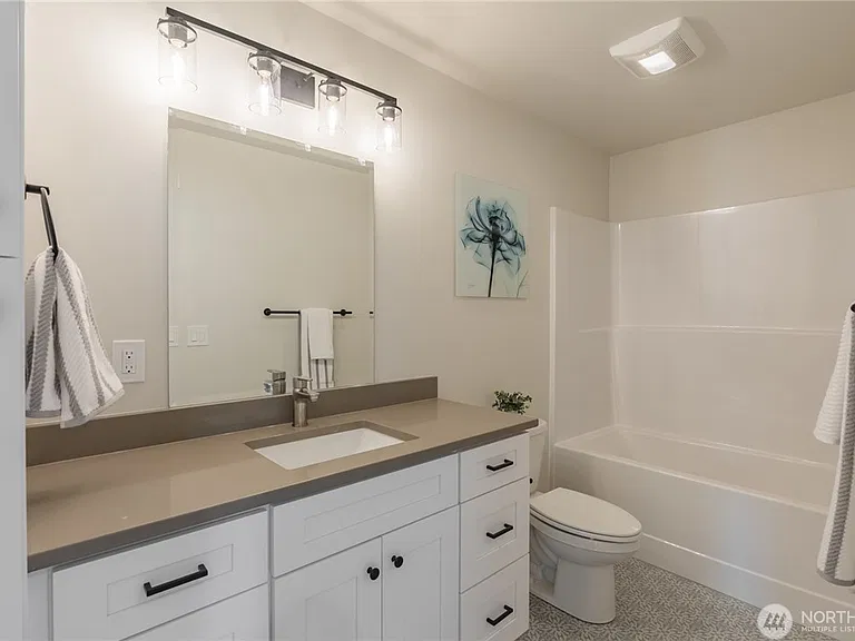 2233 Berryman Loop — Photo 24