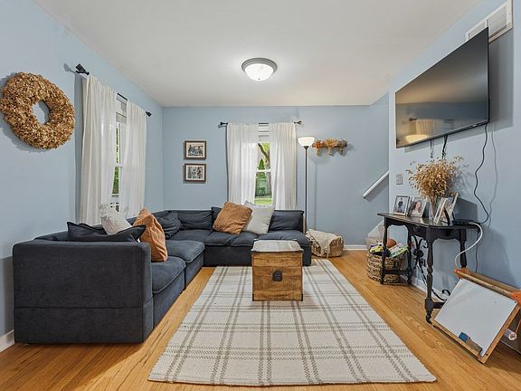 5th image of 1206 Avery Ave