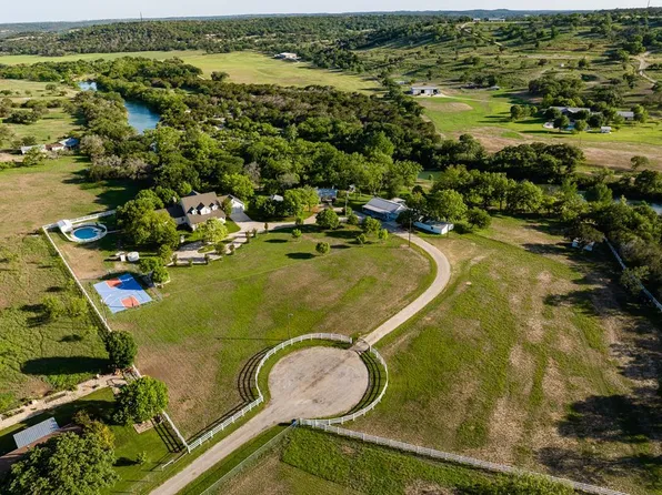 150 Dickey Rd, Ingram, TX 78025
