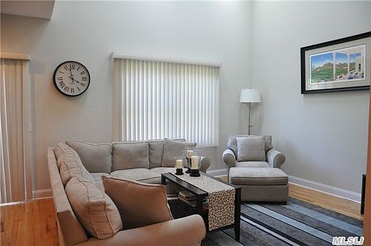 4th image of 5 Chimay Ct