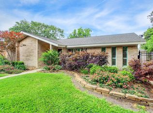 5759 Braesheather Dr, Houston, TX 77096