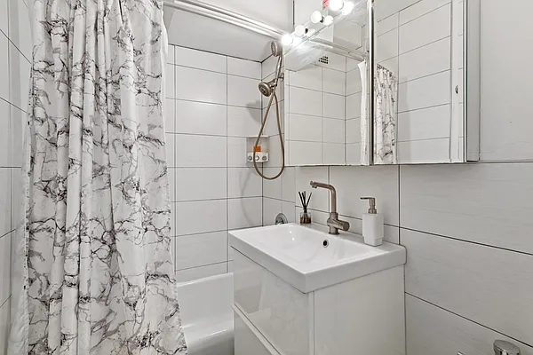 Rented by Ovation Properties, LLC | media 15