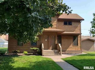 216 7th Ave S, Clinton, IA 52732