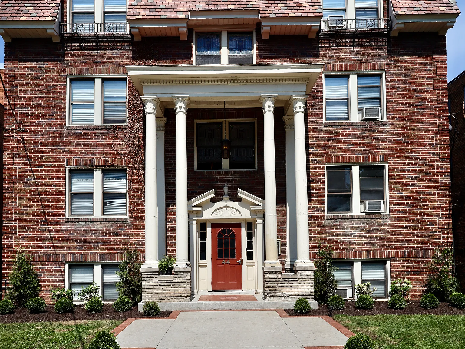 Apartments On Academy — Photo 3