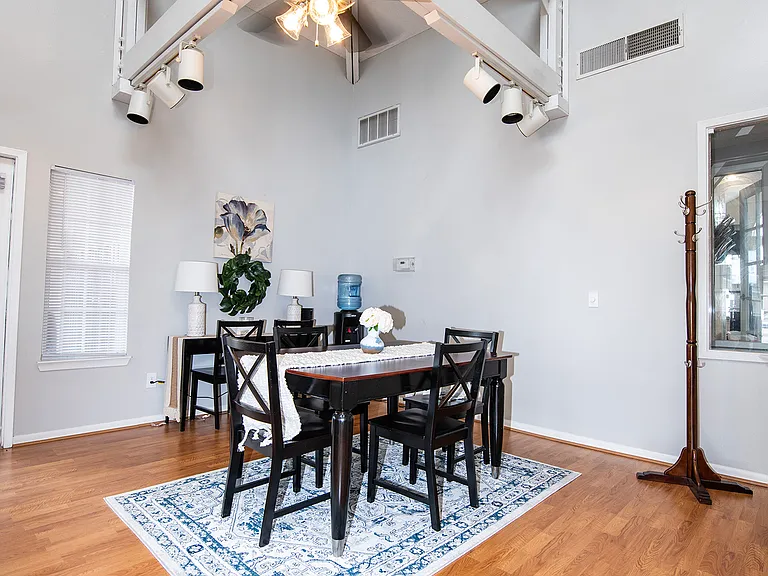 Spring Meadow Apartments — Photo 18