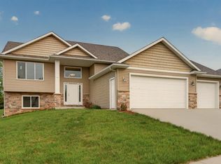 2350 Ponderosa Dr SW, Rochester, MN 55902