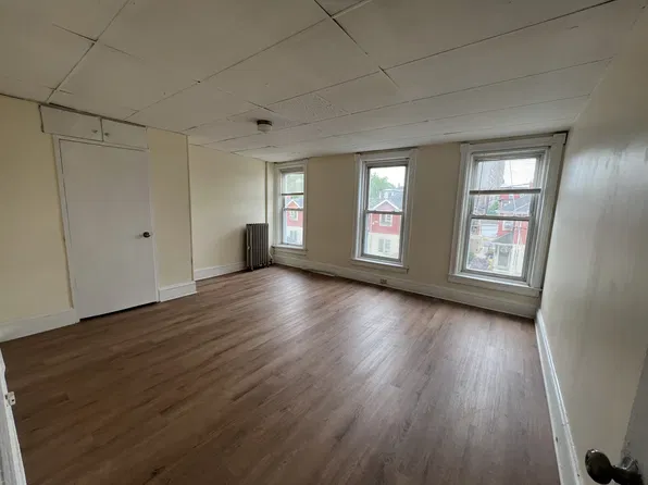 12 Montgomery Pl Floor 2, Trenton, NJ 08618