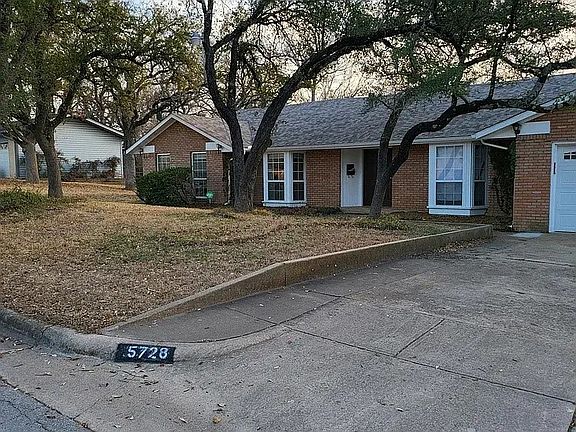 2nd image of 5728 Rockhill Rd