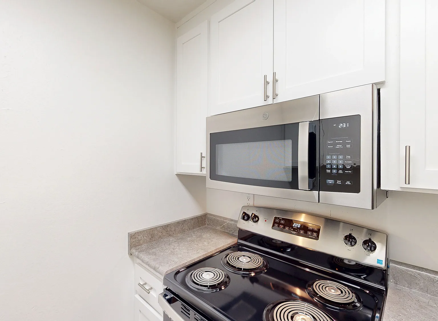 Sweet 2 Bed, 1.5 Bath Home in Alameda!! — Photo 1