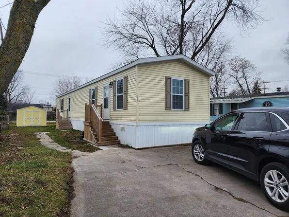 139 Southshore Dr #32, Bay City, MI 48706