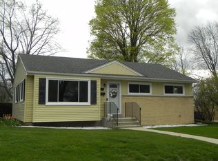 1513 Cedar Ln, Waukesha, WI 53188