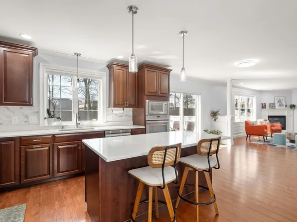 41 Sunset Ave, Norwood, MA 02062