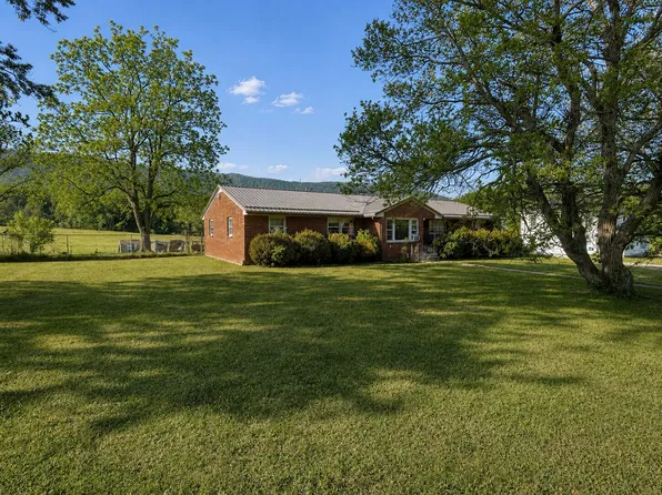 2088 Seneca Trl S, Peterstown, WV 24963
