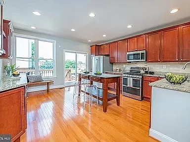 1706 D St NE — Photo 4