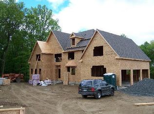 6 Settlers Rdg, Trumbull, CT 06611