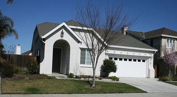 1101 Douglas Dr photo 1