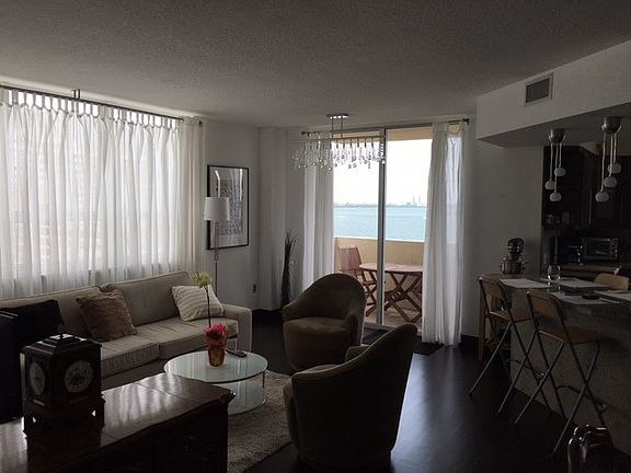 3rd image of 2000 N Bayshore Dr APT 711