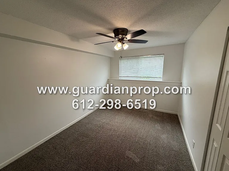 5900 3rd Street NE — Photo 11
