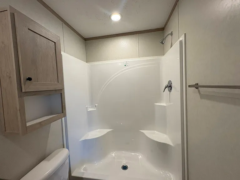 436 Selkirk Dr — Photo 13