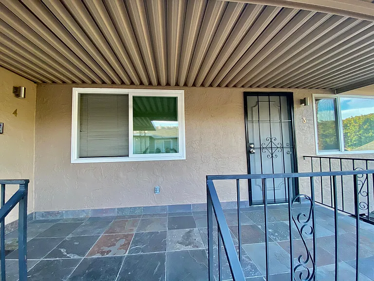429 Boynton Ave — Photo 1