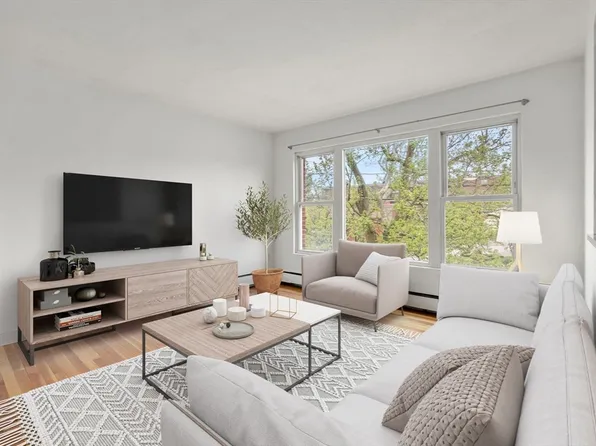 150 Main St APT 12, Stoneham, MA 02180