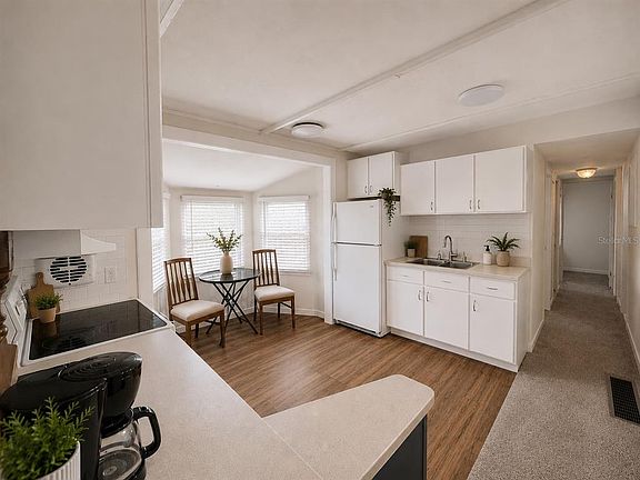5th image of 3074 Larkin Rd