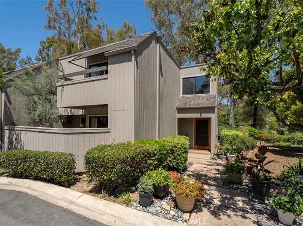 2 Rocky Gln, Irvine, CA 92603